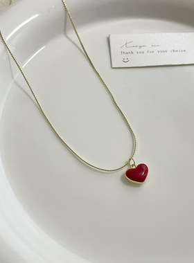红色爱心钛钢项链女气质感小红心锁骨链桃心吊坠女2023年新款