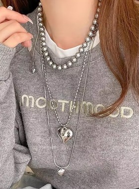 爱心吊坠项链女2024新款长款毛衣链轻奢高级感小众设计百搭锁骨链