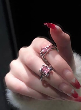 2023年新款粉色方钻戒指女ins小众设计感食指戒时尚个性指环