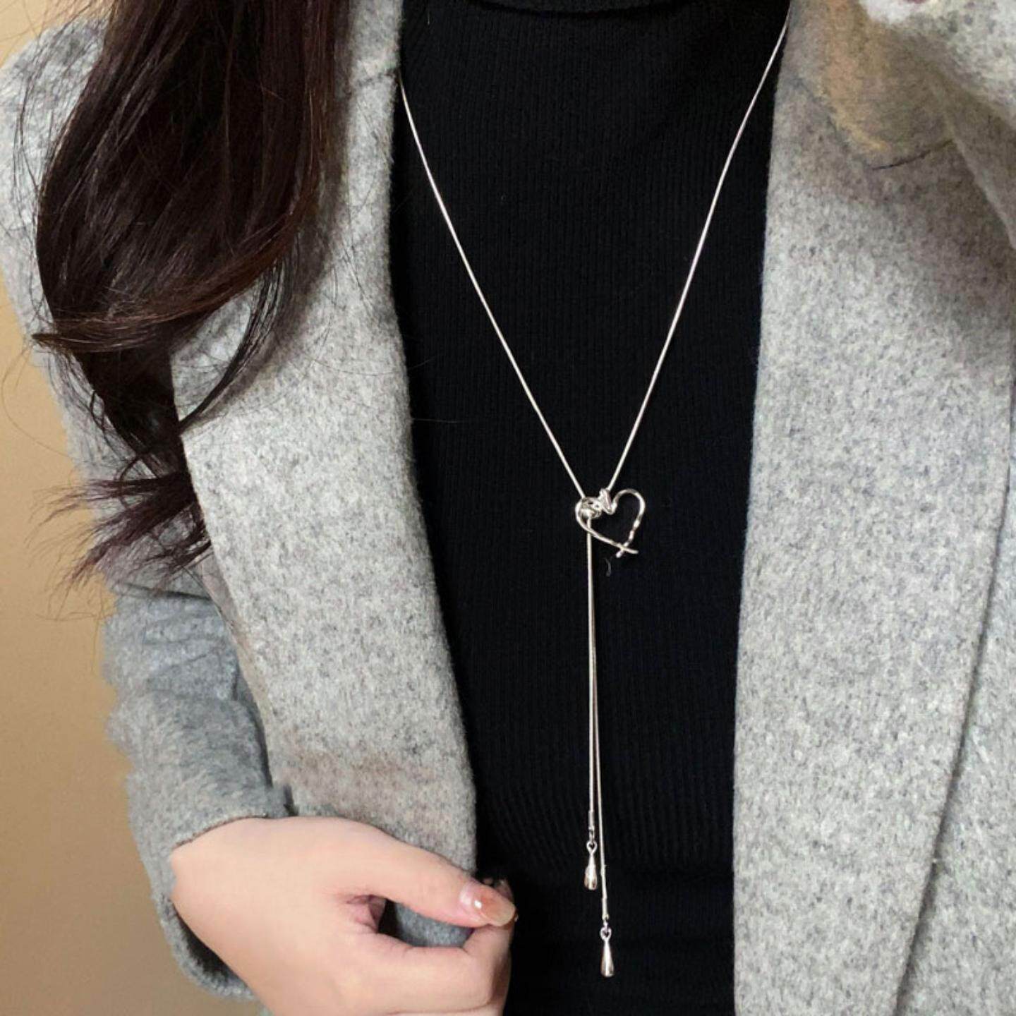 极简银色爱心吊坠项链女2025新款独特设计感可抽拉长款毛衣链配饰