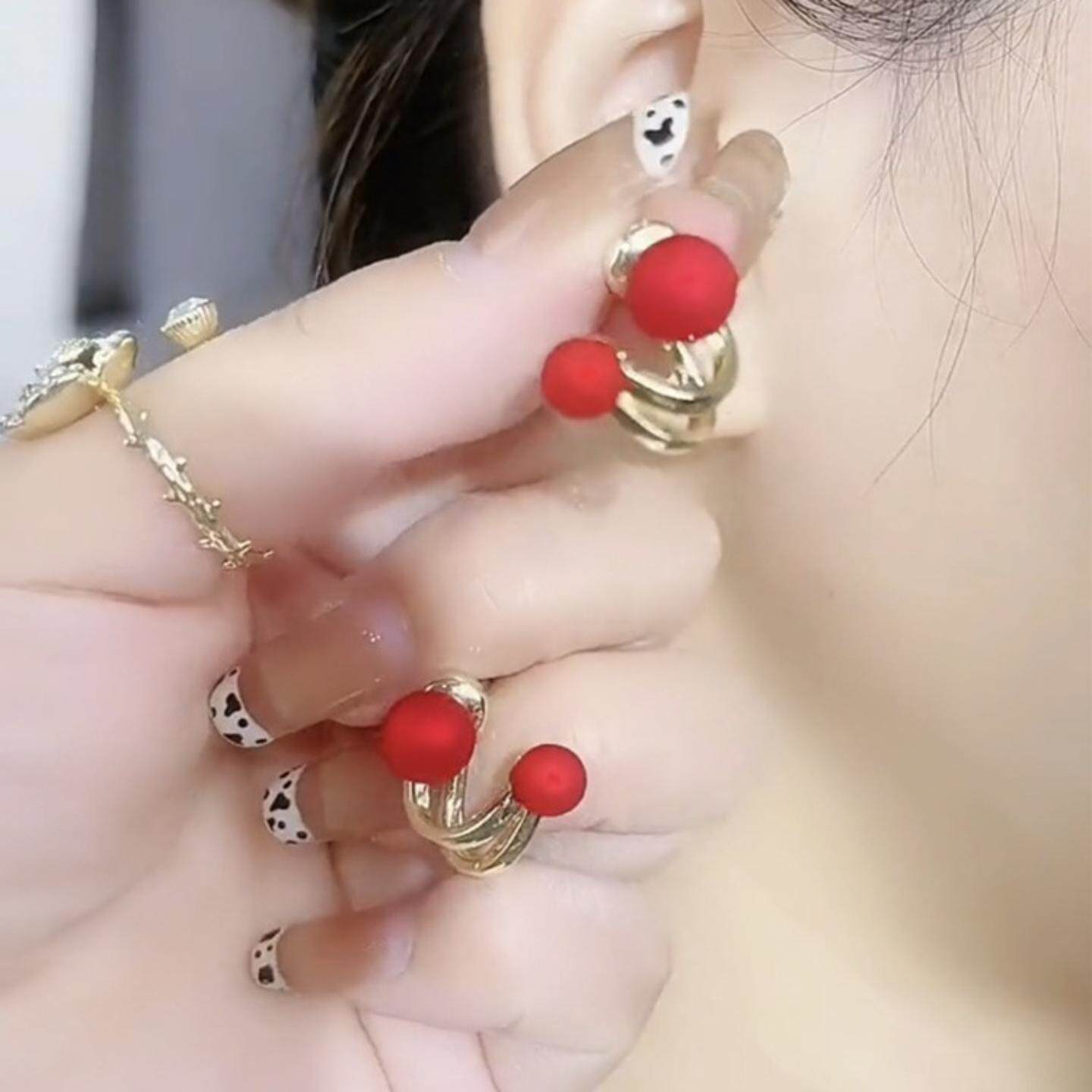 红色两小无猜耳钉2026年新款潮网红爆款小众设计高级感轻奢耳饰女