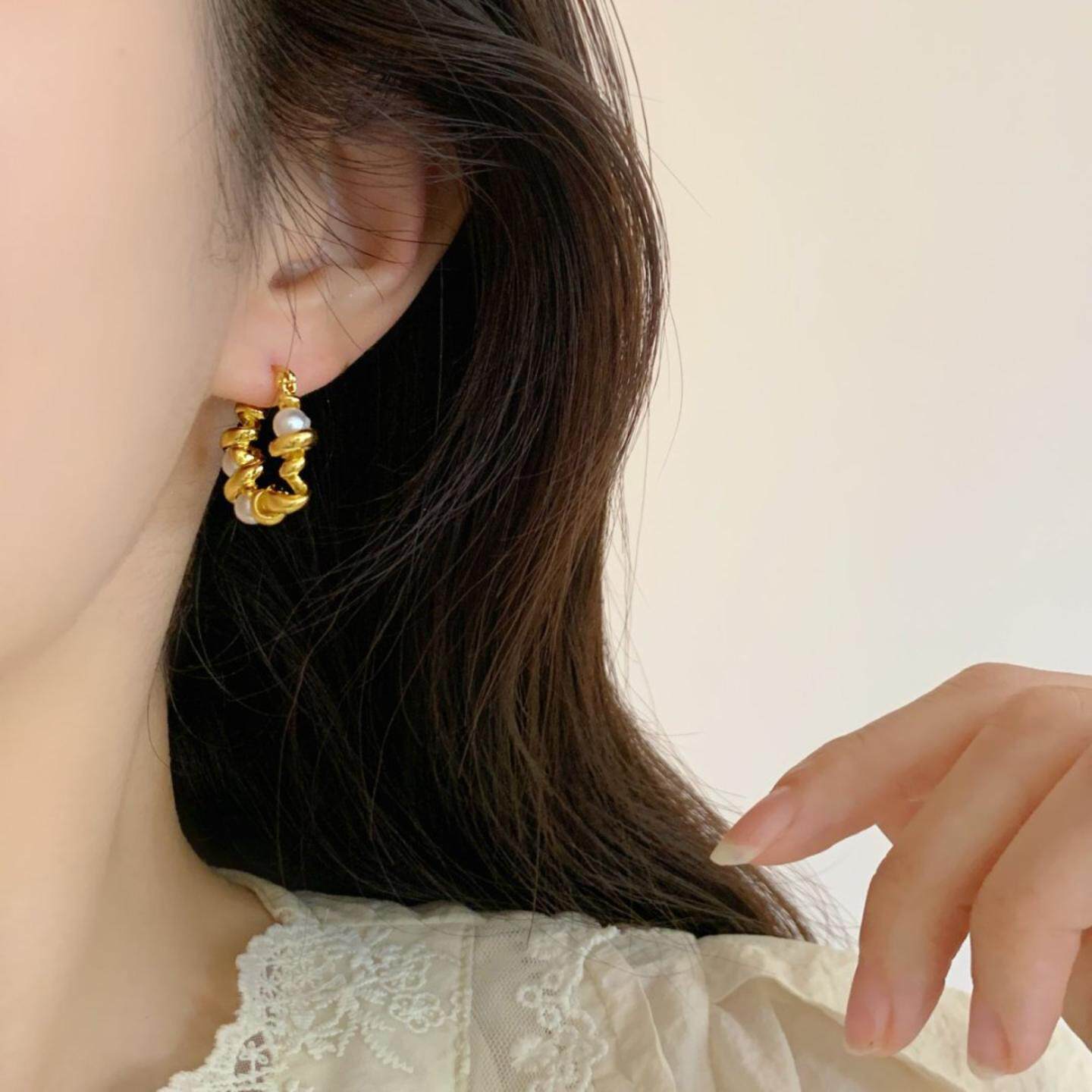 金色麻花珍珠法式复古耳环圈圈2025新款高级感耳圈耳扣气质耳饰女