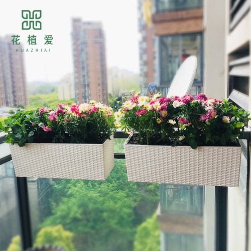 树脂时尚简约满足各种阳台栏杆