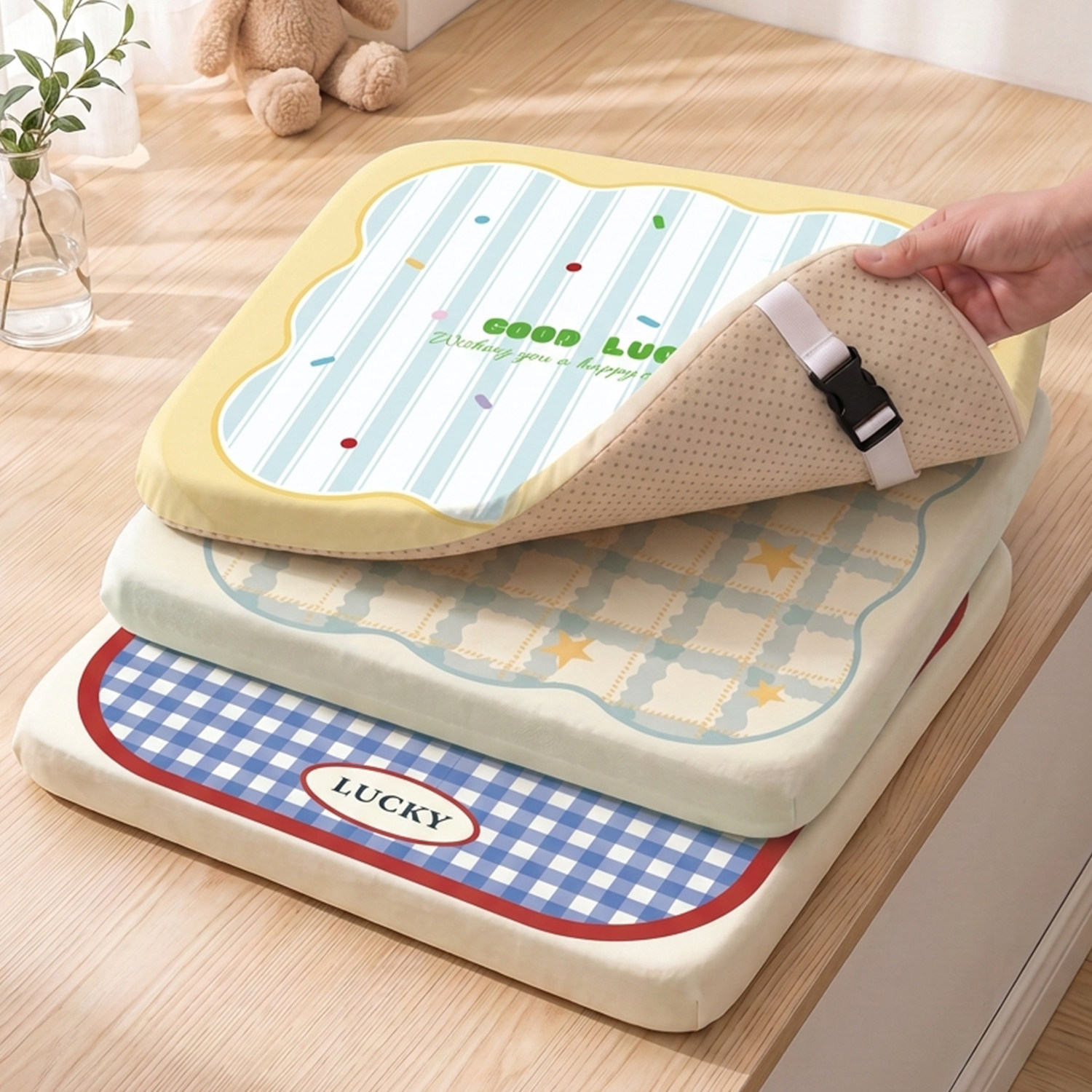 学生卡通坐垫防屁股痛教室椅垫办公室工位座垫屁垫阳台飘窗软垫子
