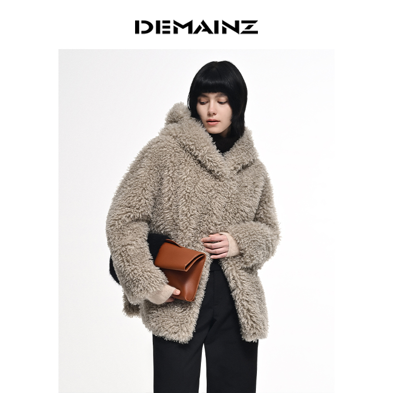 地缦DEMAINZ仿皮草短款连帽外套