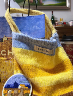 霸王茶姬湖北限定绒绒包晴山栖谷限定周边