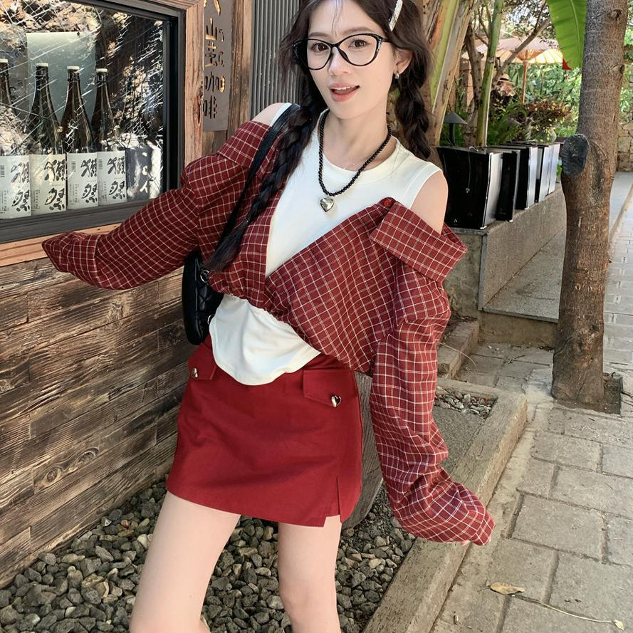 NAIDA爱美丽红色格子撞色拼接露肩衬衫女春季设计感短款收腰上衣