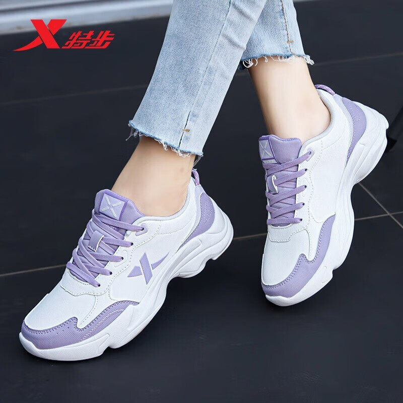 特步防水休闲百搭正品新款皮面