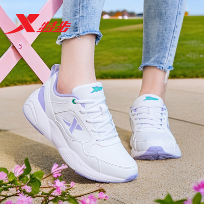 特步女鞋皮面老爹鞋秋季运动鞋女