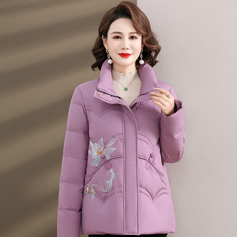 中老年人羽绒服女款冬季短款奶奶冬装中年妈妈秋冬外套大码40岁50