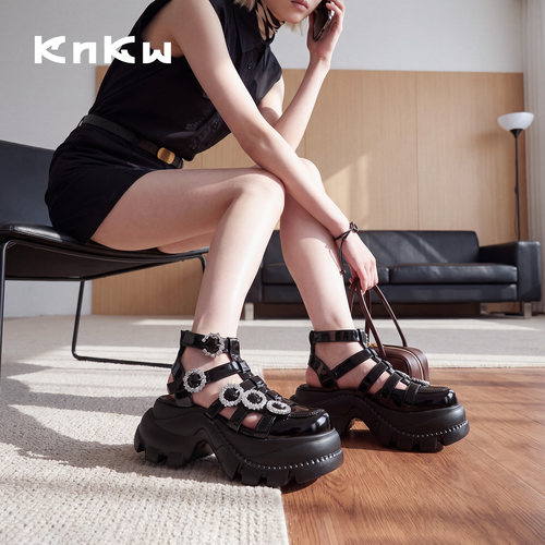 knkw夏季厚底镂空女凉鞋黑色增高
