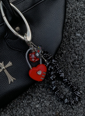 ironworks红色爱心锁包包挂饰骰子串高级感钥匙扣挂件椭圆登山扣