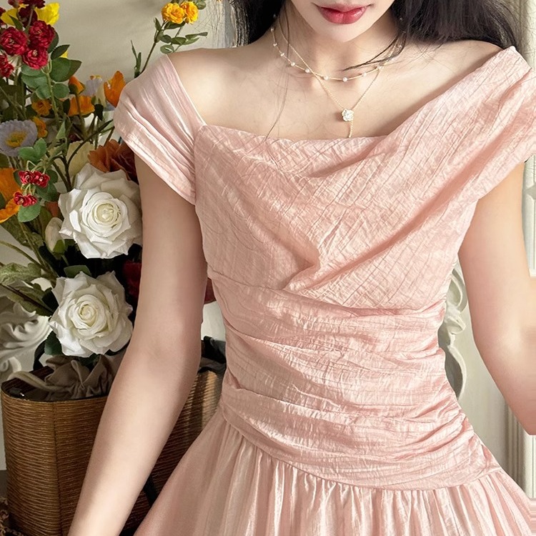 温柔纯色一字领收腰显瘦粉色连衣裙子高级感海边度假长裙2025夏季