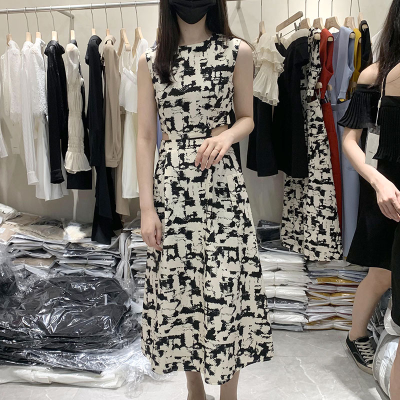 十三行白色连衣裙女高级感欧货露腰2026夏季新款别致绝美复古裙子 - 实物图