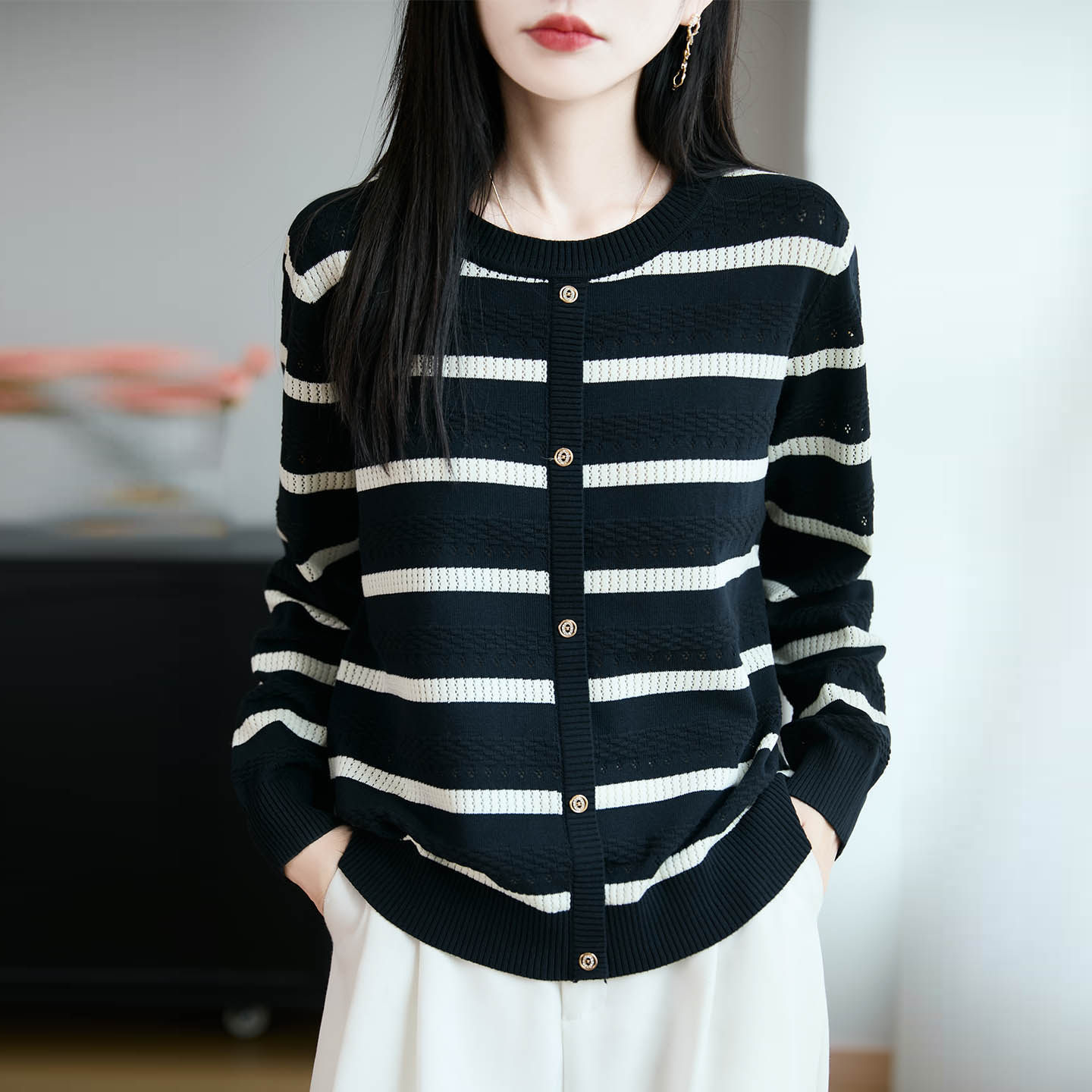 早秋圆领精纺丝绵针织衫女长袖外搭条纹上衣宽松显瘦撞色套头毛衣