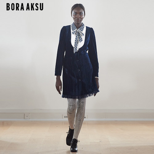 BORAAKSU丝绒收身连衣裙