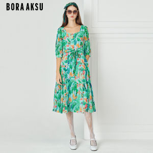BORAAKSU2023初夏新品钻石领蓝绿热带印花褶裥连衣裙B1DBW62820