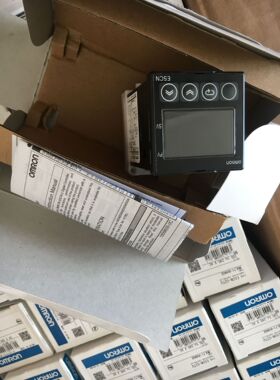 温控仪E5CZ/E5CN-R2TC Q2TC CT R2T Q2T R2TD Q2TD R2MT/Q2MT-500