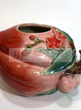 陶瓷工艺品石湾公仔家居装饰品礼品桌面办公室摆件大桃子花瓶热卖