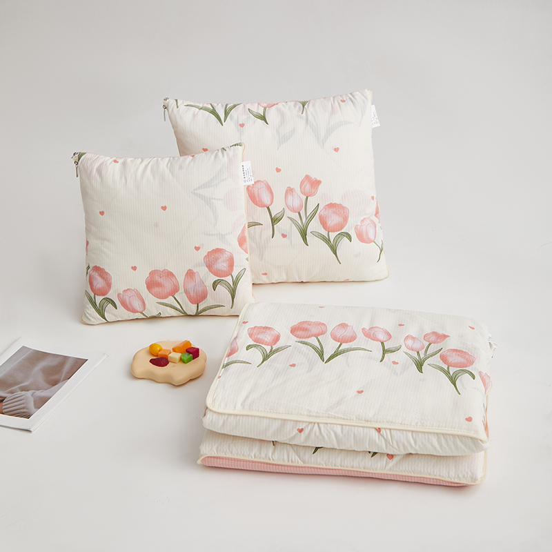 多功能新款车载抱枕被子两用汽车靠垫二合一办公室午睡枕头空调被