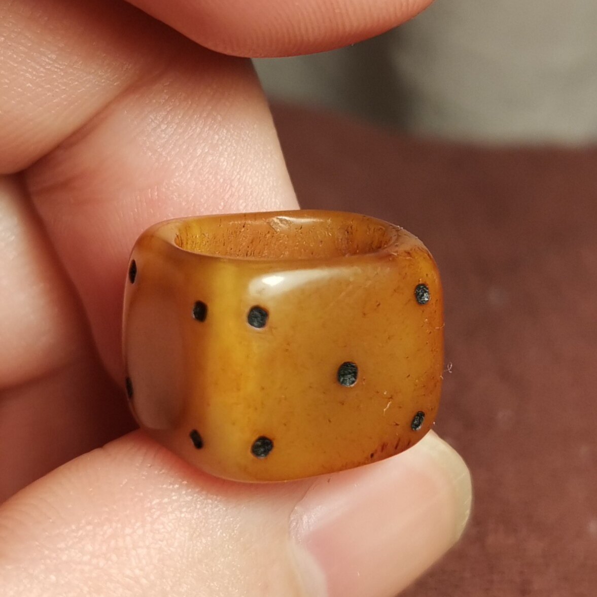 西藏文玩13*15mm牦牛骨玉化灵骨包浆油润咒点骰子图腾一物一图diy