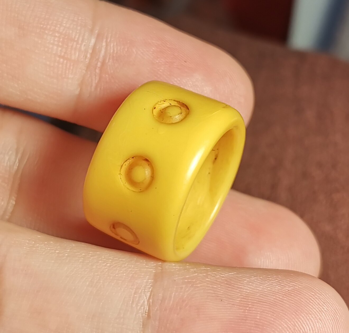 牧区古玩21mm老黄色料器三通手工打磨咒点图腾环跑环跑圈一物一图