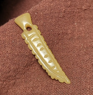 西藏文玩长52mm牦牛骨玉化灵骨手工雕刻小配件测挂滴溜一物一图款