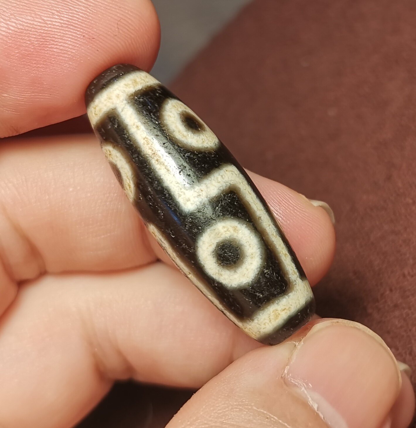 西藏文玩13*37mm老款式折线六眼天珠一物一图老磨损划痕佛龛摆件