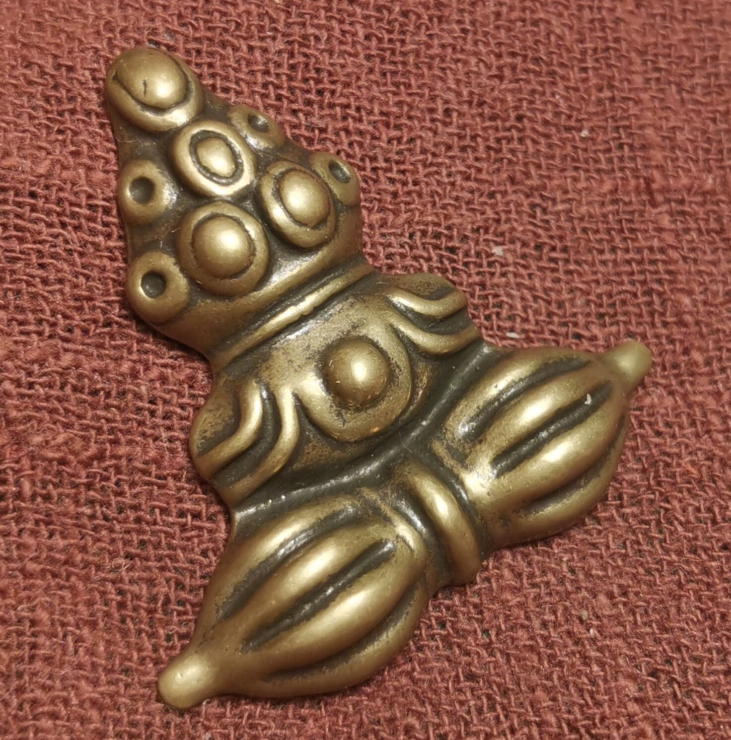 西藏文玩34*36mm黄铜做旧老款式摩尼宝金刚杵图腾挂件测挂吊坠款
