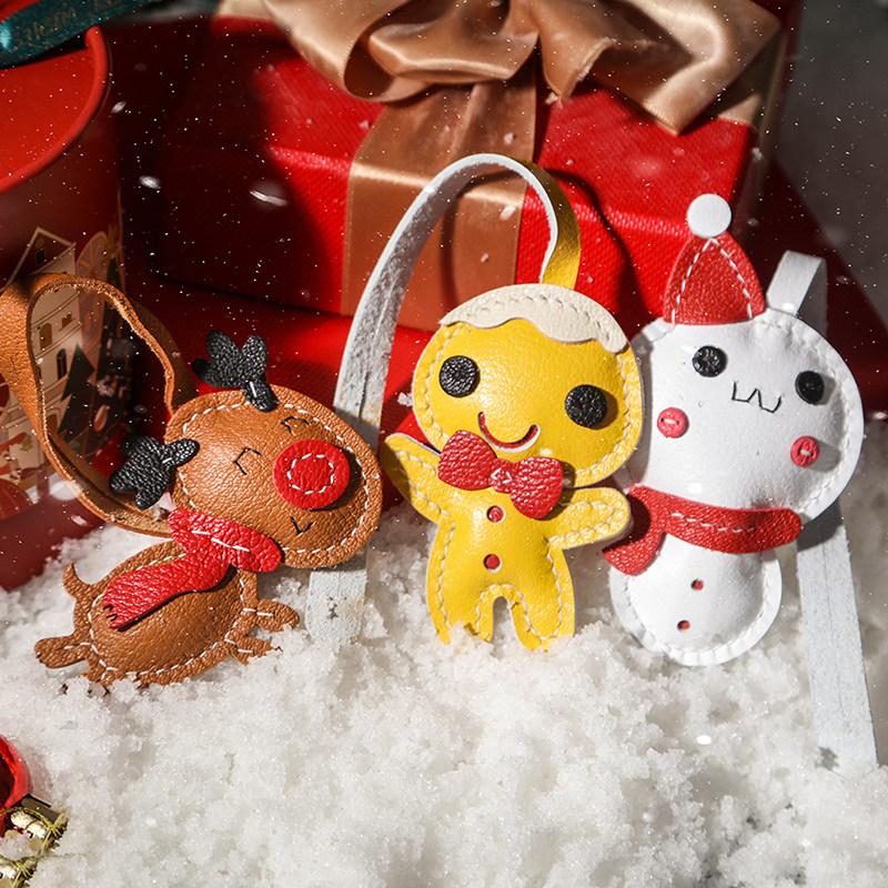 手工diy材料包皮具挂件圣诞节雪人姜饼人麋鹿挂饰钥匙扣挂件礼物