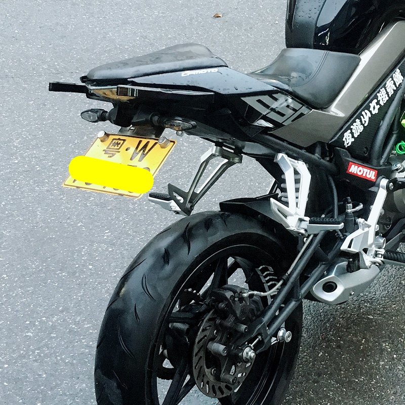 适用春风nk250 250sr摩托车改装牌照架 改装车牌架 短尾牌照架