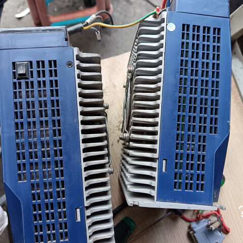 议价-威科达2.2千瓦驱动器型号VEC-VB-2R2M33B-M-