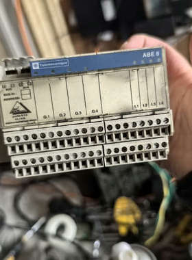 议价-施耐德abe8系列 abe8-r44sb11  现货，橙色如