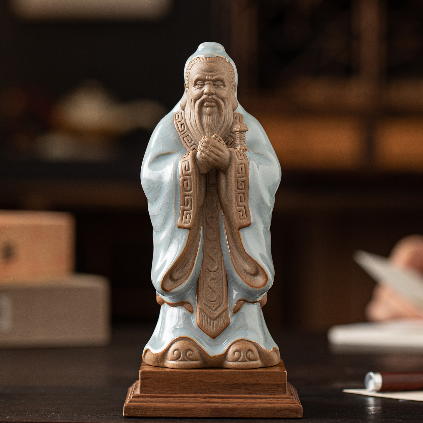至圣先师万世师表孔子历史人物陶瓷摆件书房博古架装饰教师节送礼