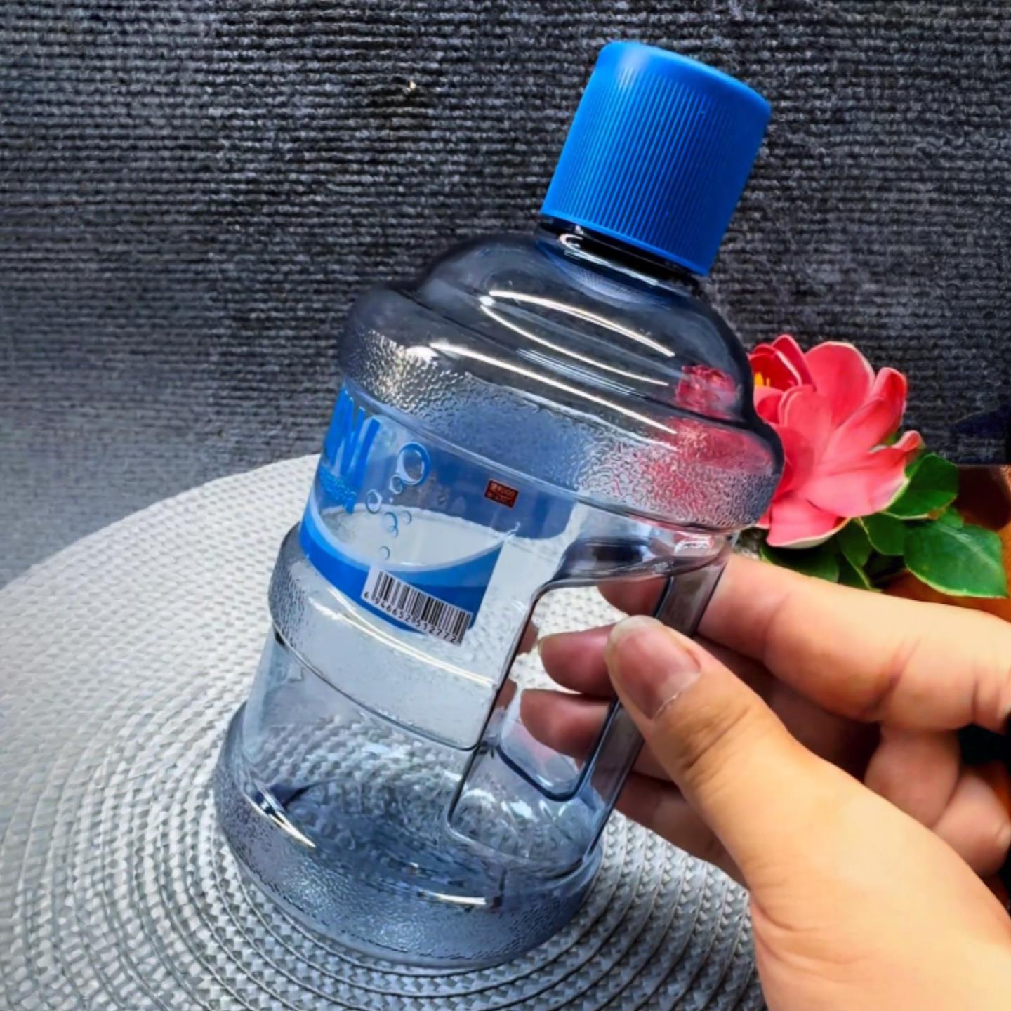 水杯耐高温食品级可装开水迷你小水桶大容量塑料吨吨桶防摔随手杯