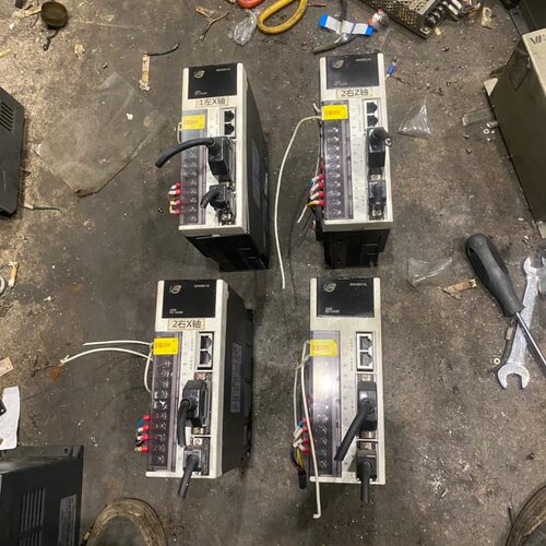 航纳EQ-20ASB伺服驱动器，成色漂亮，功能正常，包好，运