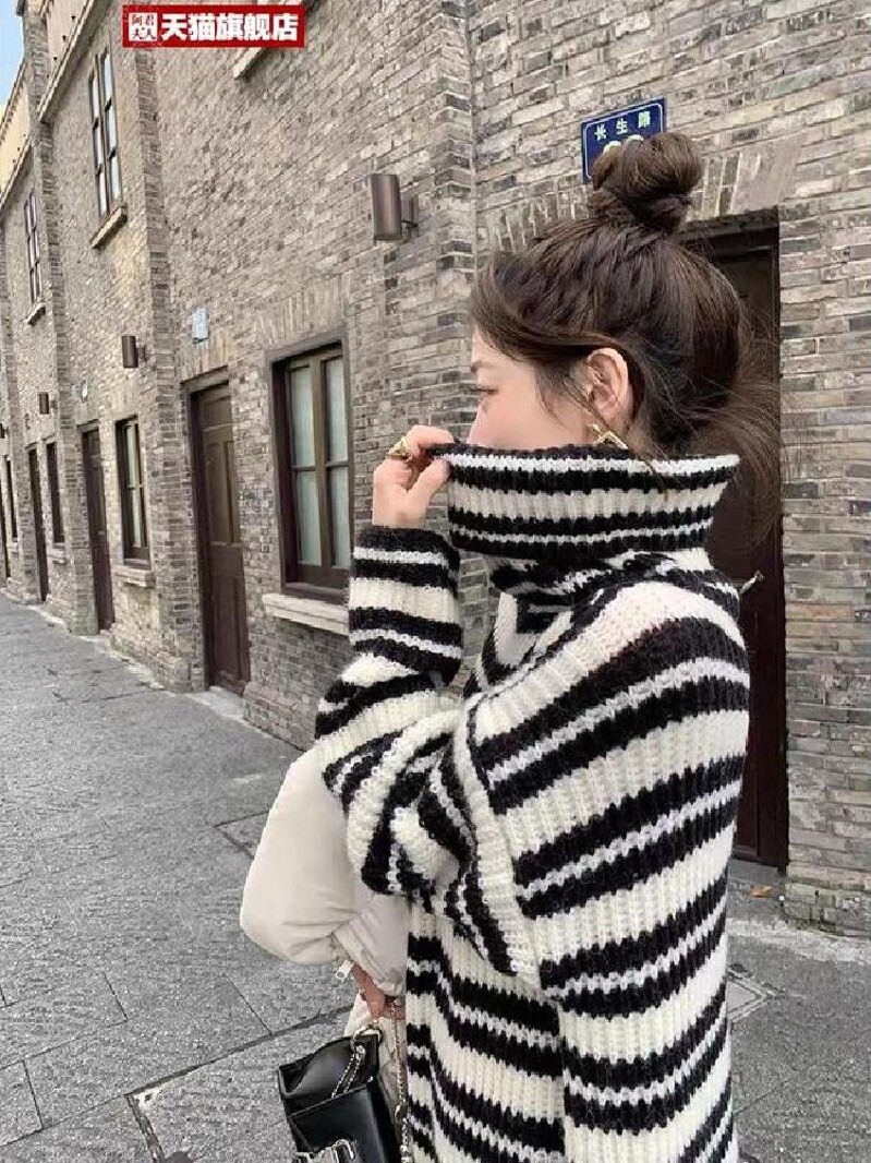 여성을위한 높은 칼라 내부 니트 스커트 가을 겨울 2024 새로운 느슨한 슬리밍 두꺼운 스웨터 스커트 스트라이프 드레스