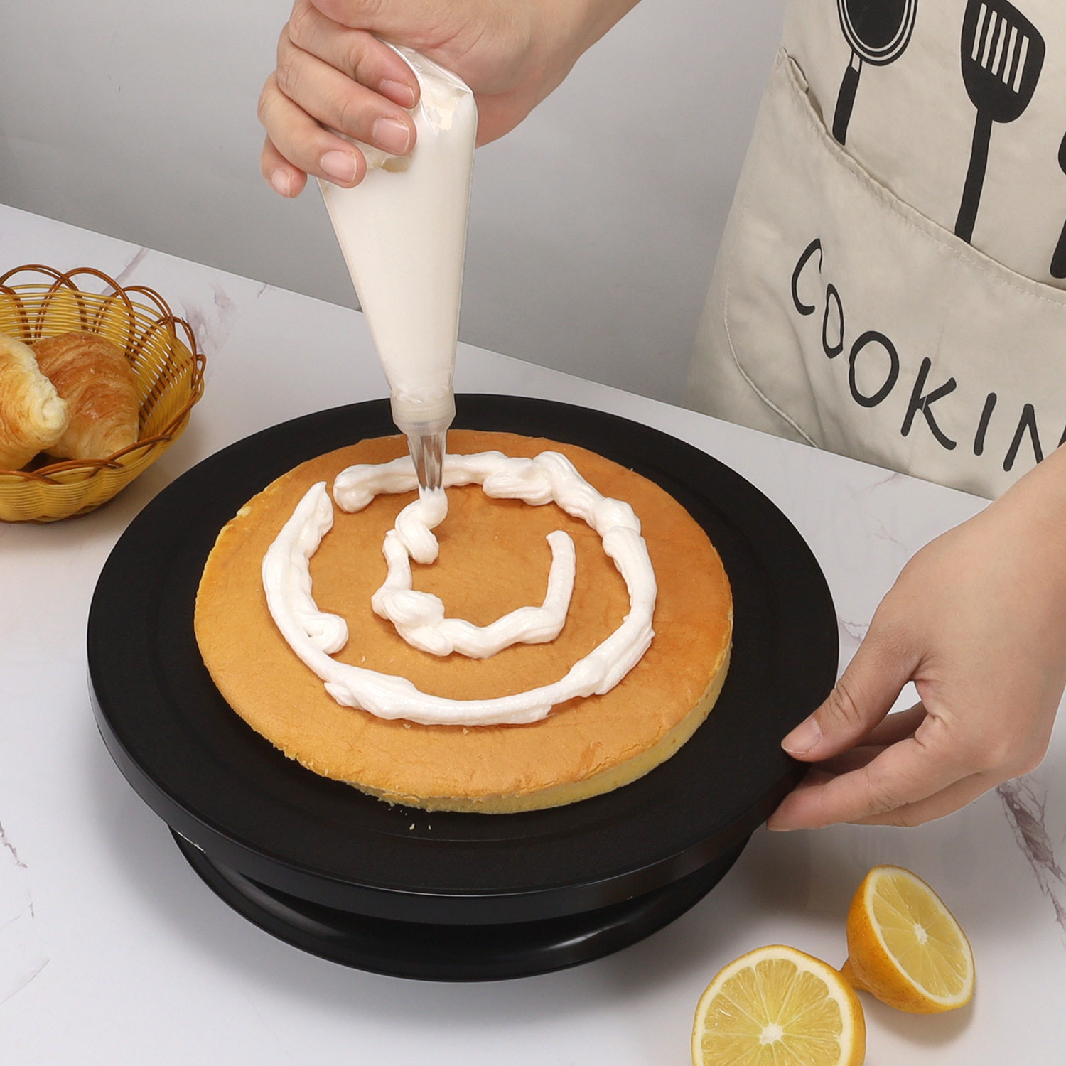 现货黑色蛋糕旋转台蛋糕装饰裱花转台塑料转盘裱花奶油工作台,厨房/烹饪用具,裱花台,淘宝优惠券,粉丝福利购,淘宝优惠卷