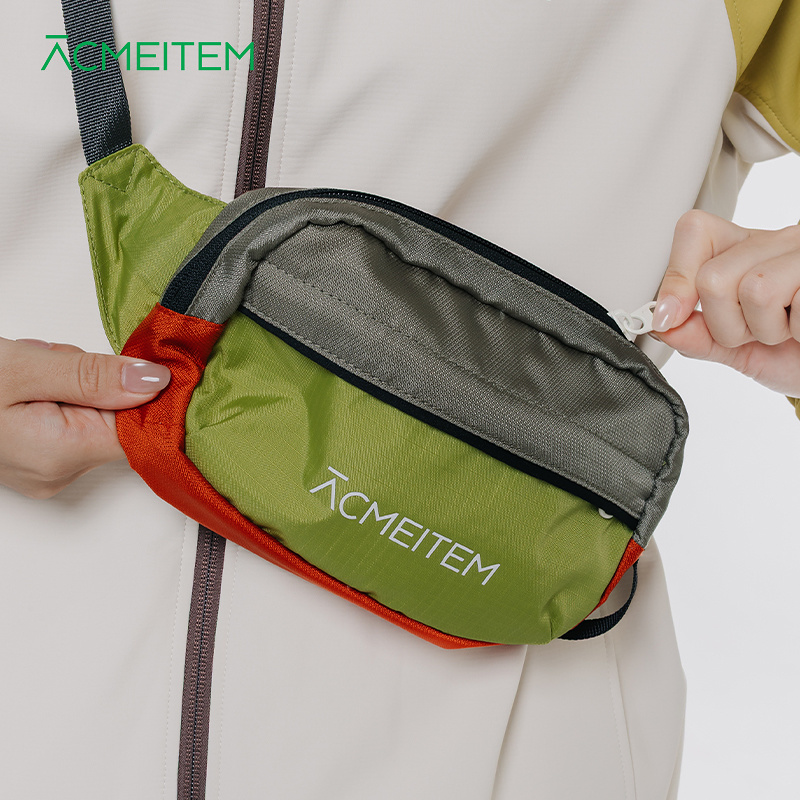 ACMEITEM爱棵米 户外徒步登山撞色挎包可调节多口袋运动小包