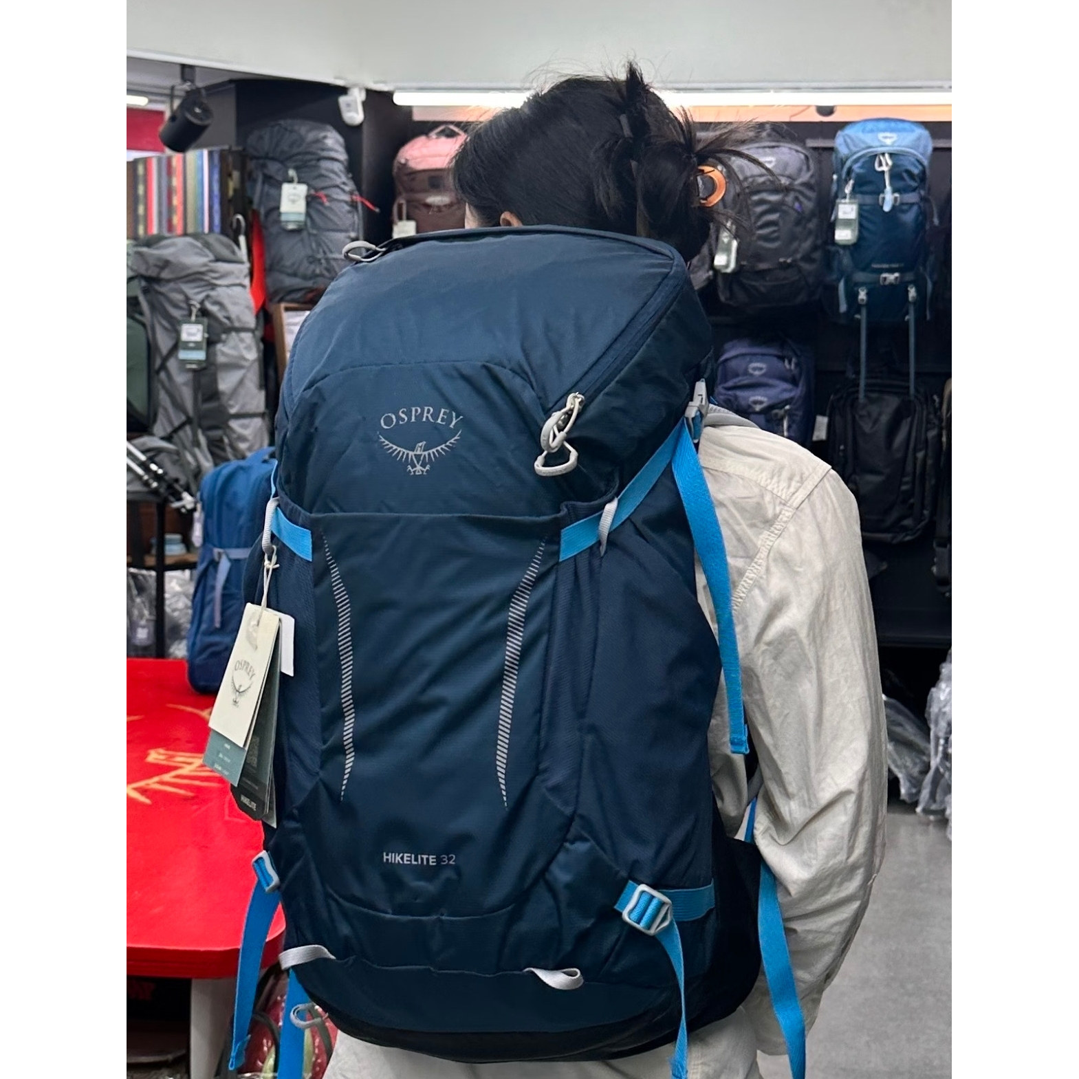 OSPREY 小鹰Hikelite骇客28/32L 户外徒步登山双肩背包图片