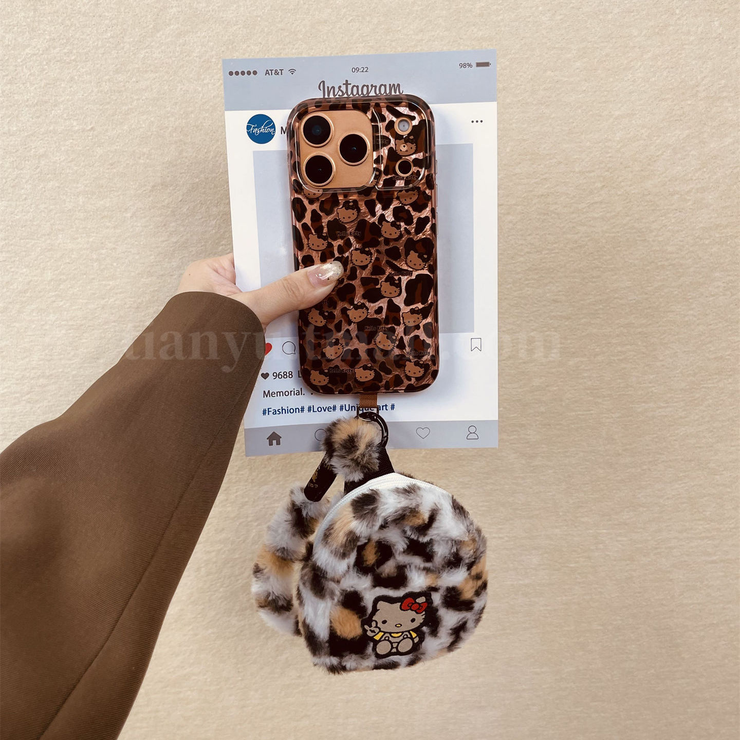 恬妤 秋冬毛绒豹纹kt猫零钱包适用于苹果17pro手机壳iphone15pro卡通可爱13斜挎16pro挂脖15复古14pro可手提