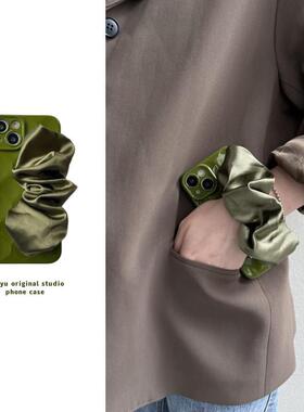 恬妤 芥绿丝滑绸布弹力腕带适用于苹果14promax手机壳iPhone13promax清新12proma可背带mini斜挎xsmax小众11p