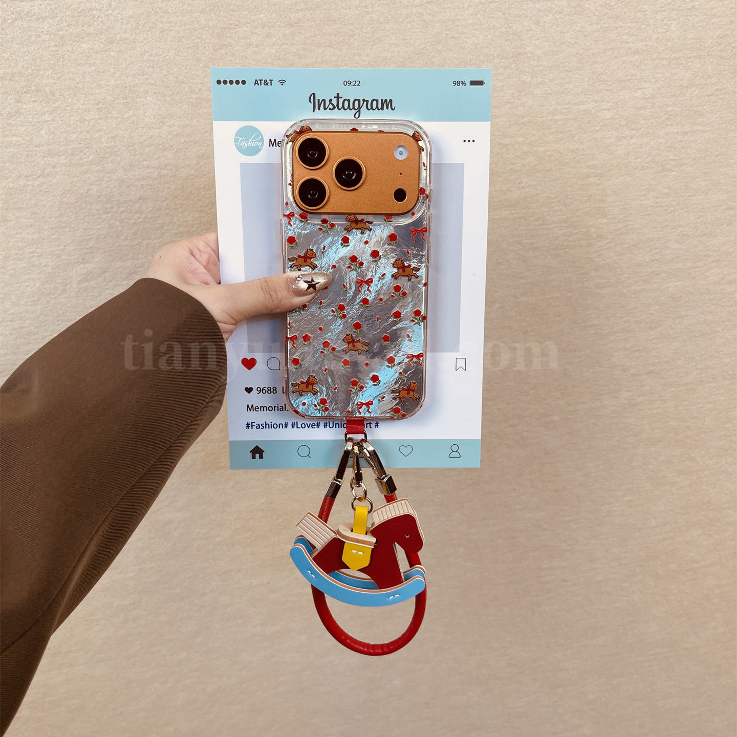 iphone系列新年碎花小马儿手机壳