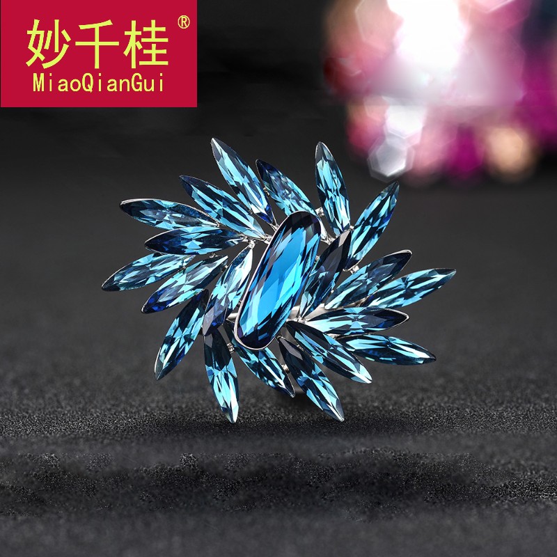 施华水晶胸针女胸花简约高档奢华配饰韩国可爱气质百搭大气Z1010