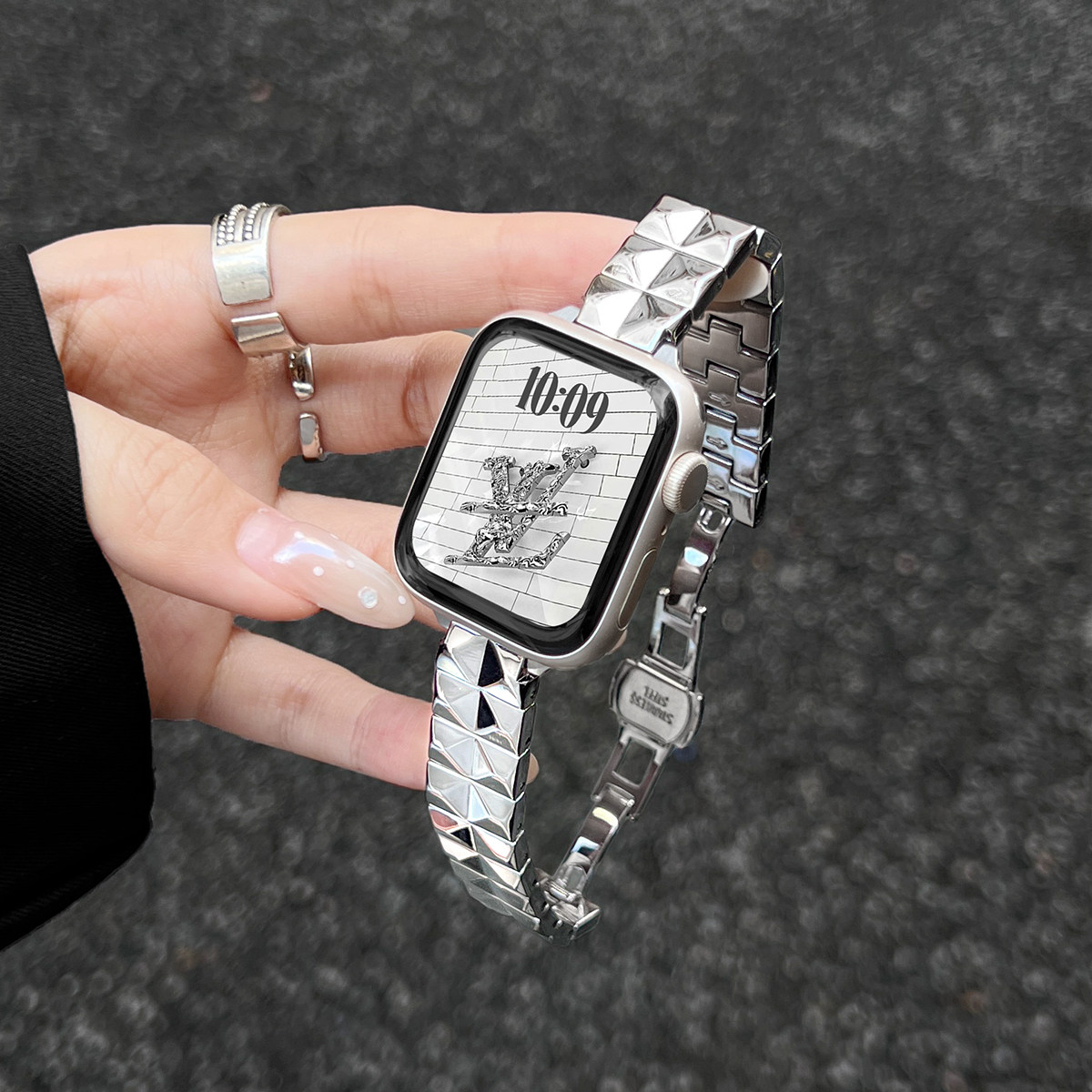 适用iwatchs11表带夏季新品苹果s10手表带女款金属透气手链applewatchs9高级感se3高端s8轻奢s7专用s6手表链