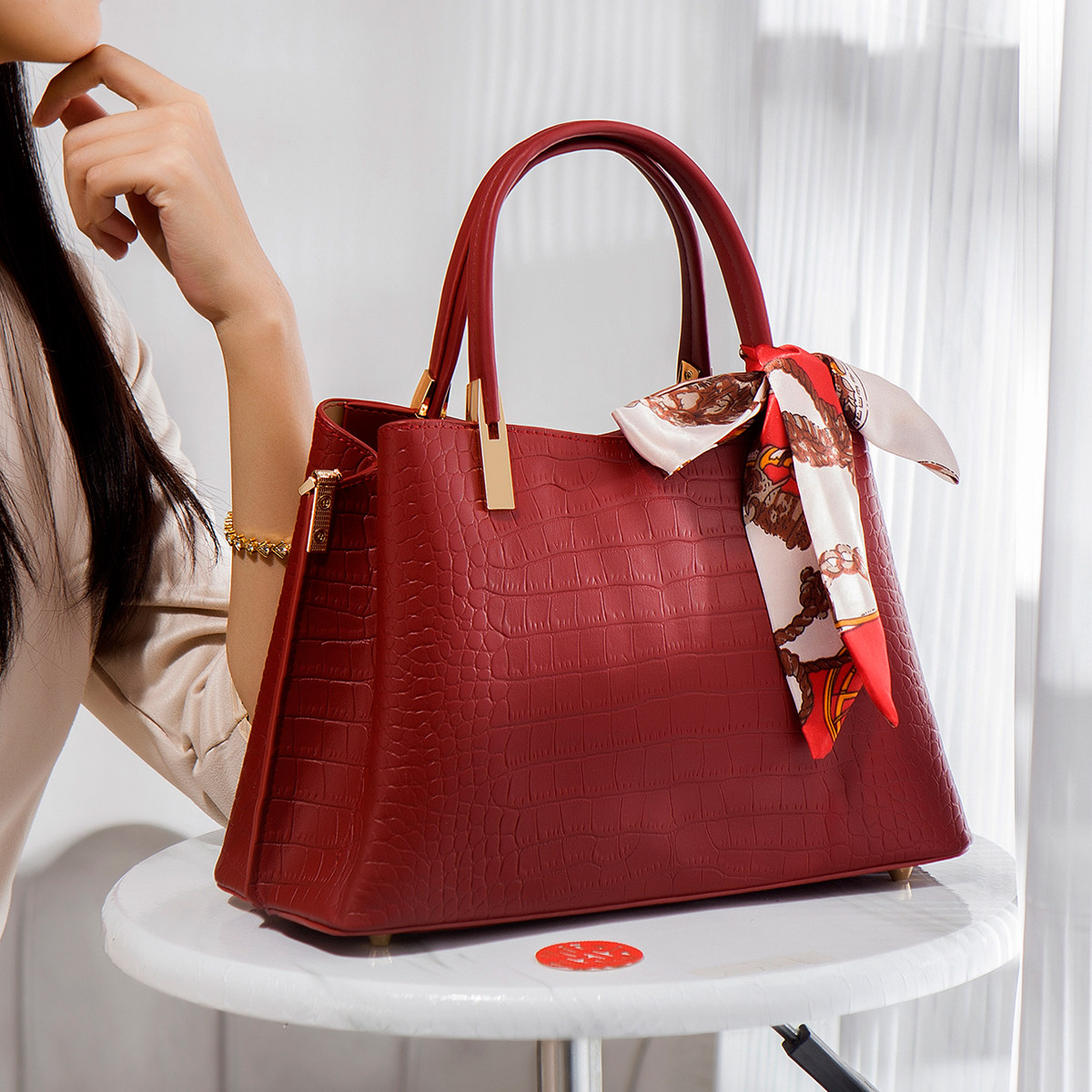 红色结婚包包新款2024喜婆婆婚包高级感大气大容量妈妈斜挎手提包