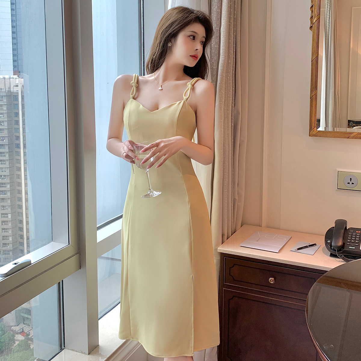 法式甜美吊带裙女夏中长款复古