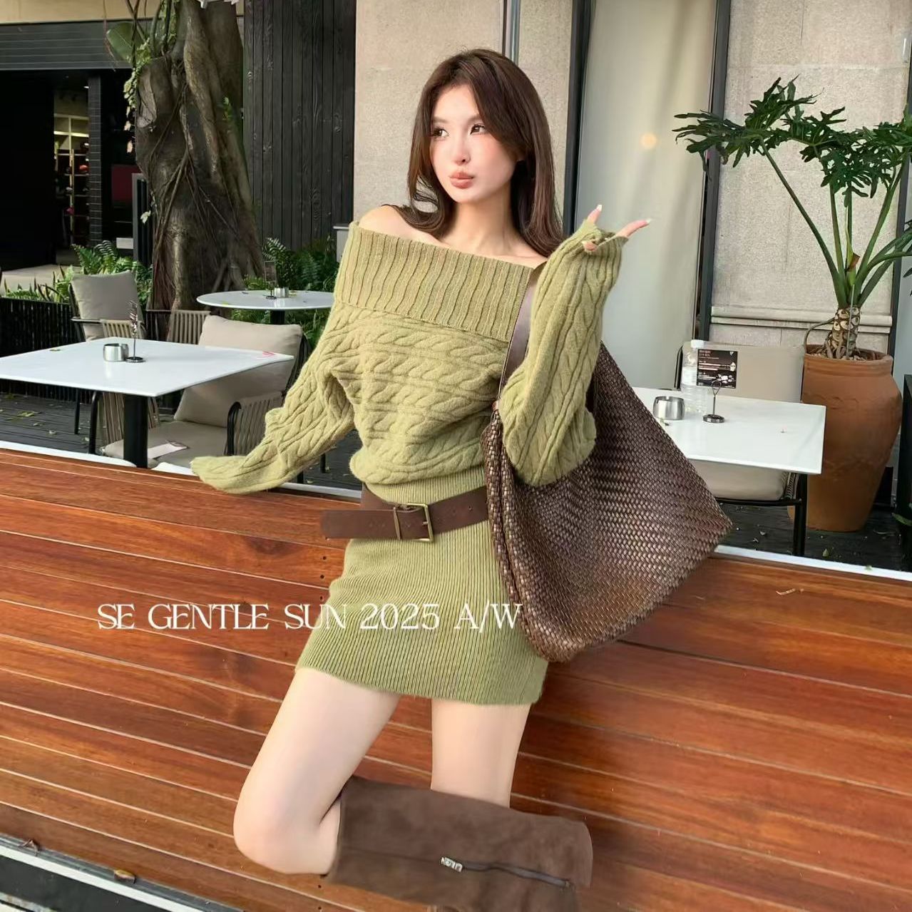 显瘦显高修身一字领毛衣连衣裙