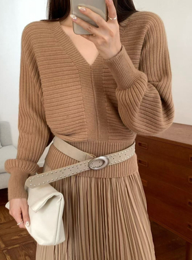 法式温柔风紫色V领套头针织衫女2025秋季新款慵懒风宽松羊毛上衣