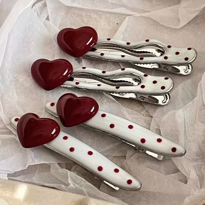 甜美红色爱心波点发夹